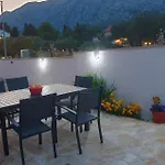 1 Bedroom Cozy In Appartement