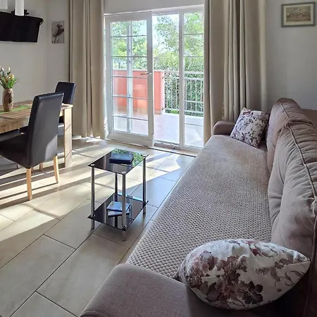 1 Bedroom Cozy In Appartement