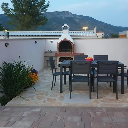 Apartmán 1 Bedroom Cozy In *